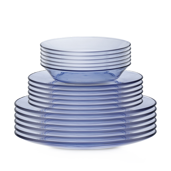 Duralex Lys. 18 Piece Blue Marine Dinnerware set. Six blue marine glass dinnerplates, six blue marine glass dessert plates, six blue marine soup bowls. Ensemble de vaisselle de 18 pièces bleu marine. Six assiettes à dîner en verre bleu marine, six assiettes à dessert en verre bleu marine, six bols à soupe en verre bleu marine.