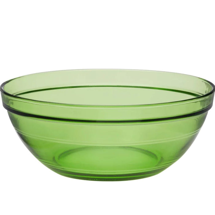Duralex Le Gigogne. A green glass bowl. Un bol en verre vert.