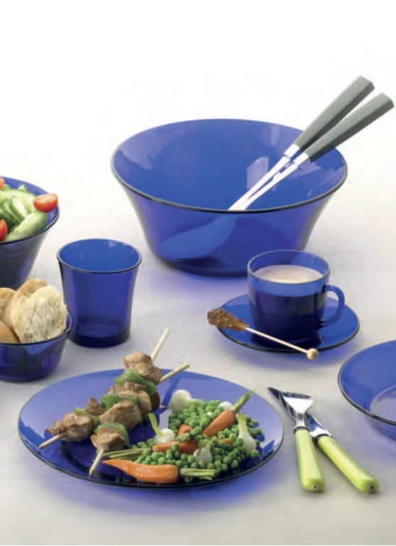 Duralex Lys. Sapphire blue glass tableware. L'ensemble de vaisselle en verre bleu saphir