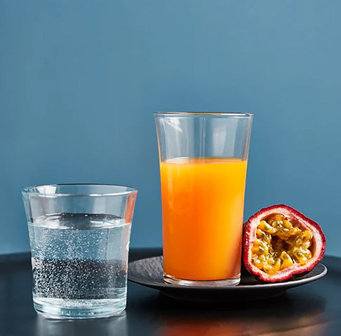 Duralex Lys. The large and small clear glass tumbler. Le grand et le petit verre transparent.