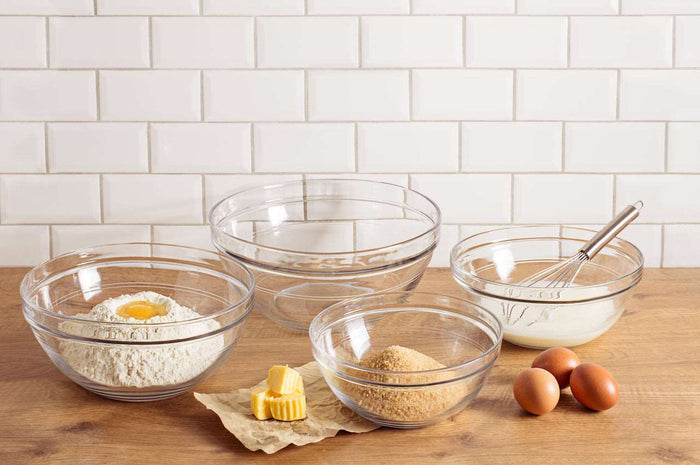 Duralex Gigogne. Clear Salad and Serving Glass Bowls. Les bols à salade et de service en verre transparent.